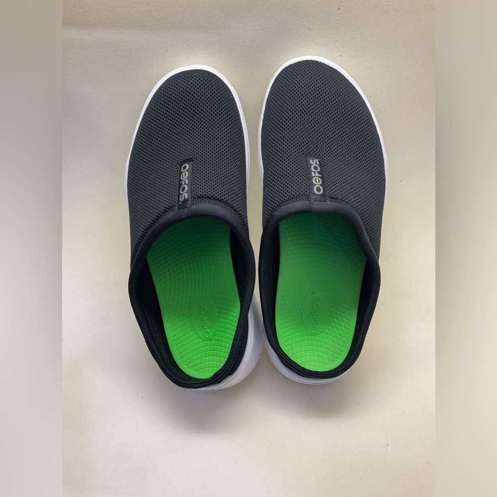 OOFOS men’s sport mule-white/black size 13-never worn